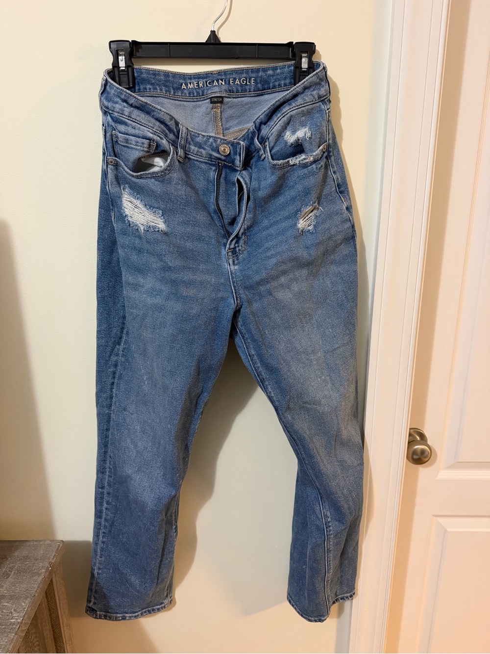 American Eagle Outfitters Light Blue Distressed High-Rise Jeans